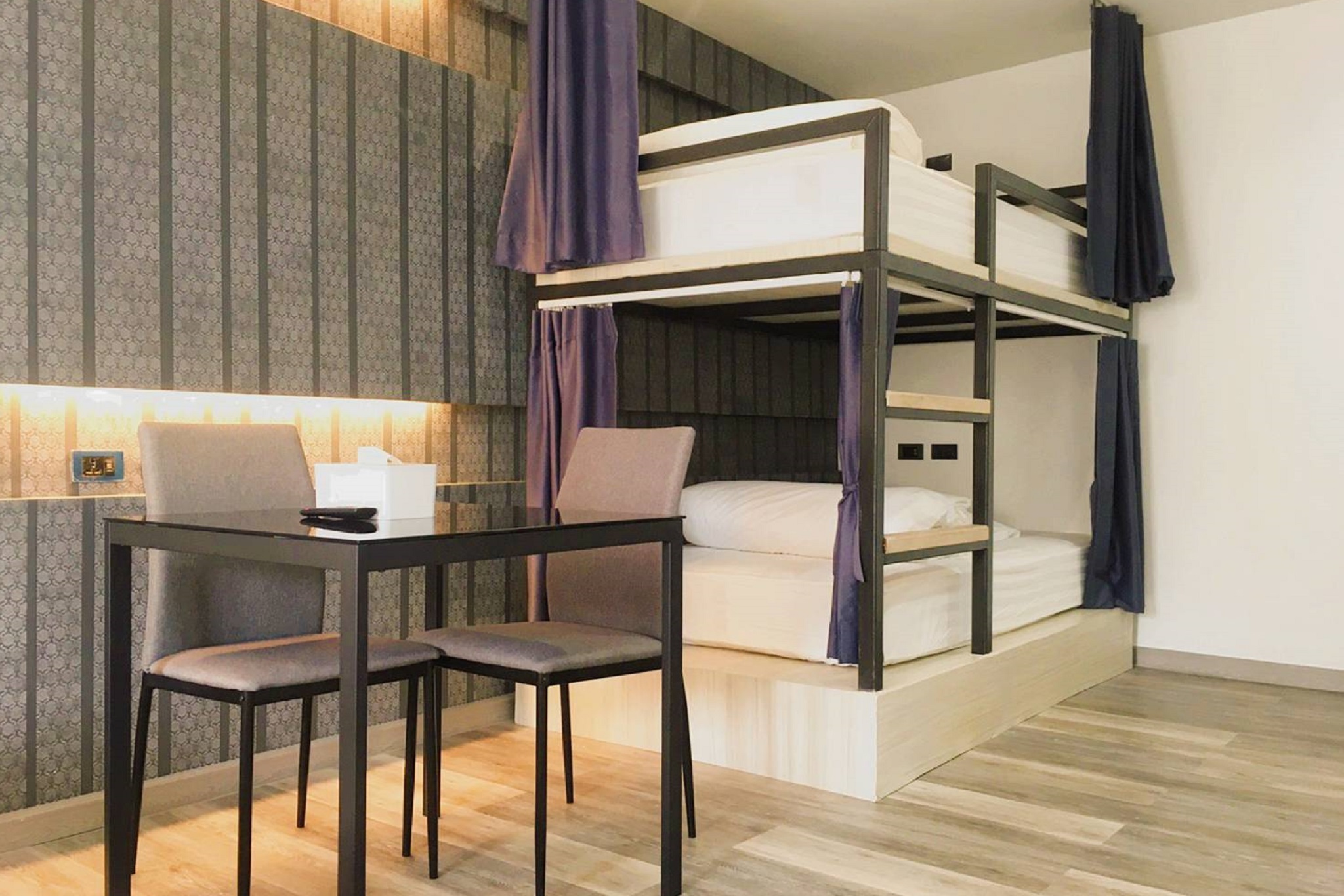 Baan Kun Mhor Hostel บ้านคุณหมอโฮสเทล